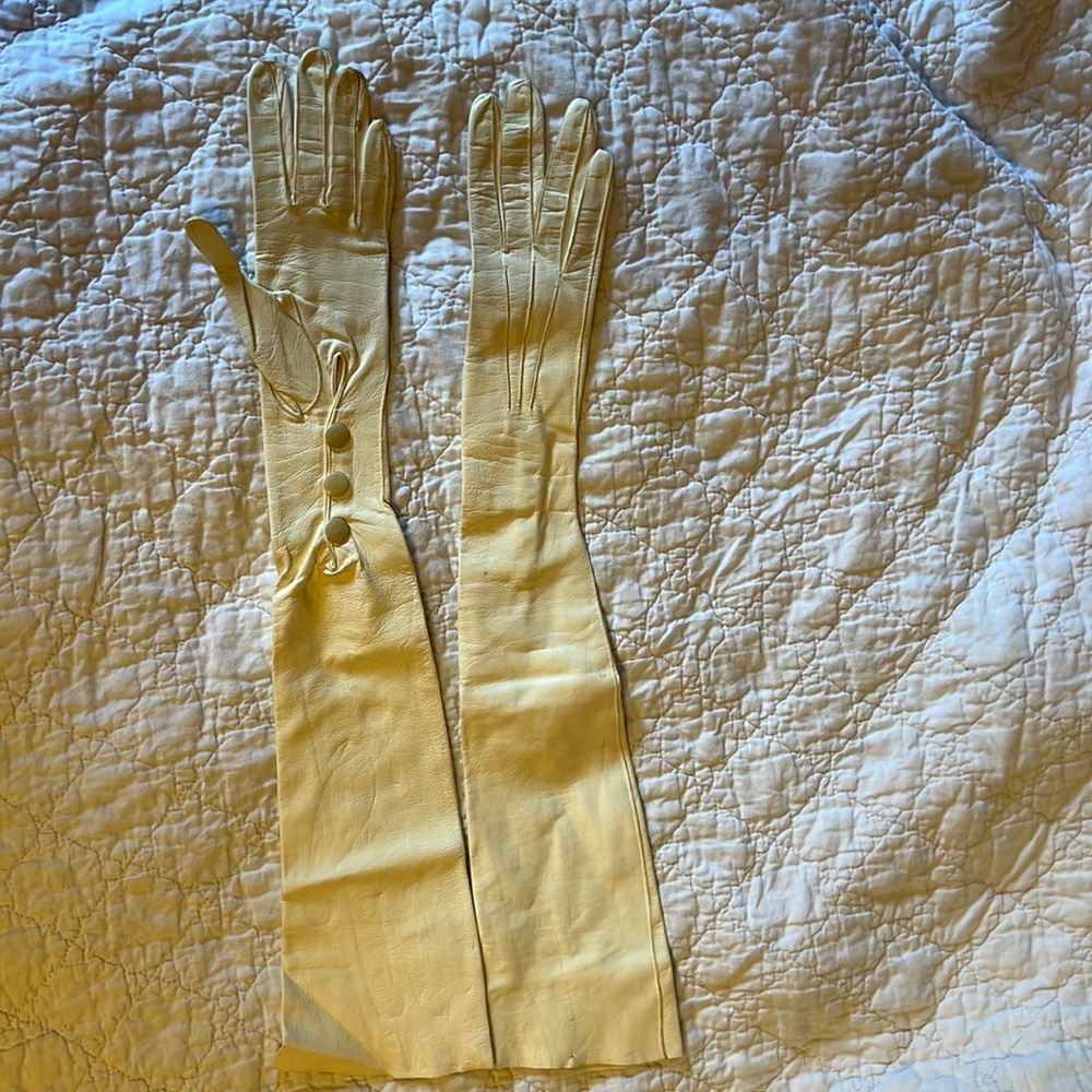 Vintage opera length  cream kidskin gloves imperfect as is. All buttons present